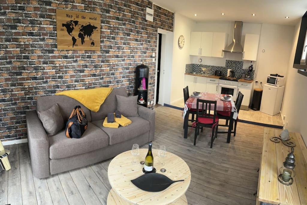 Chez Rose Apartment เอิลท์ ภายนอก รูปภาพ